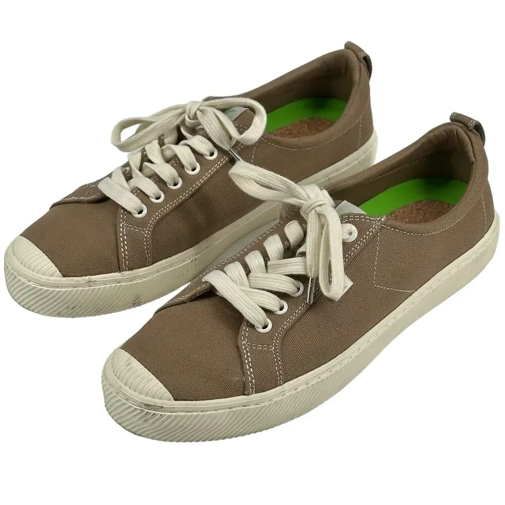 Cariuma sneakers unisex